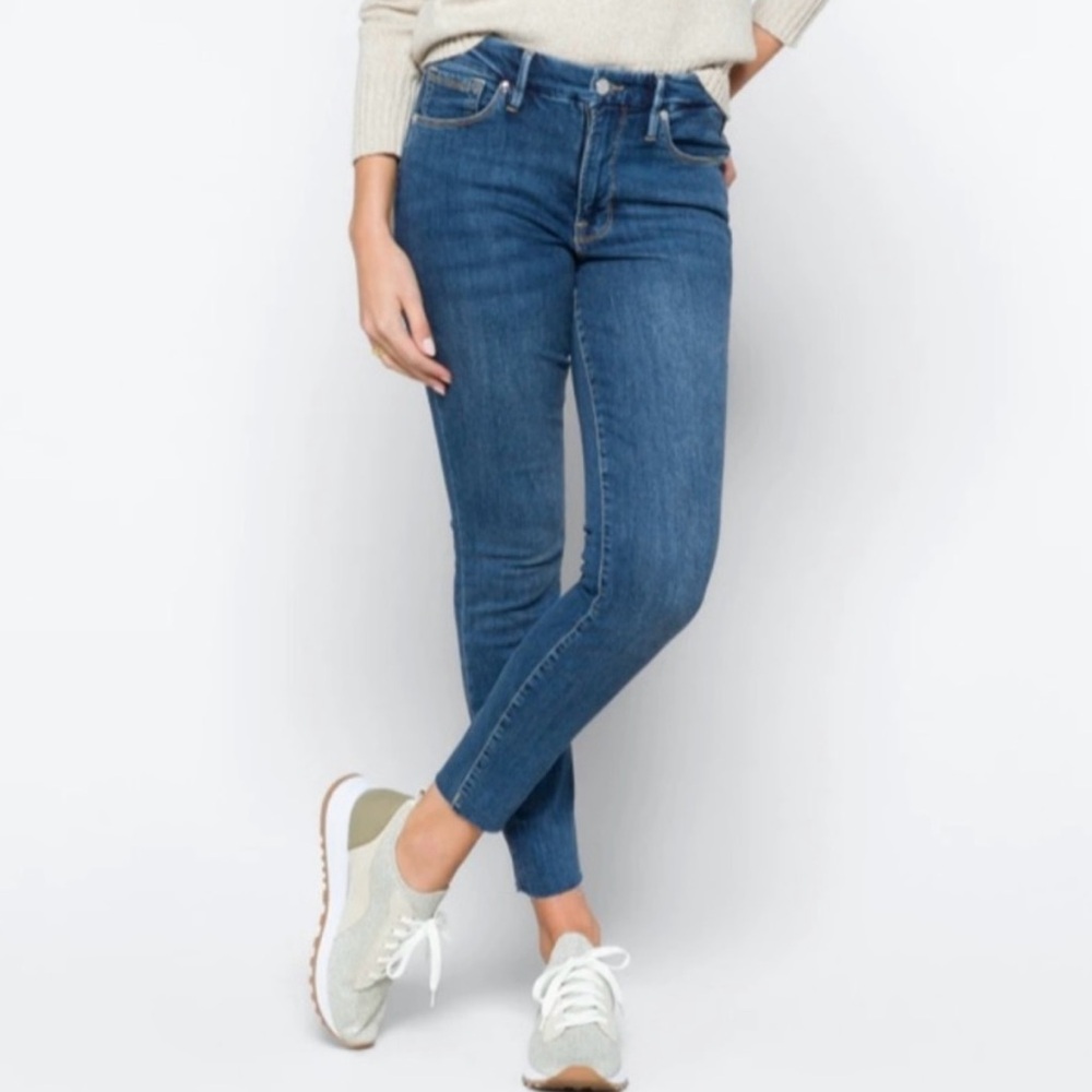 NAME YOUR PRICE • Good American Good Legs Crop High Ris Medium Wash Size 6/28